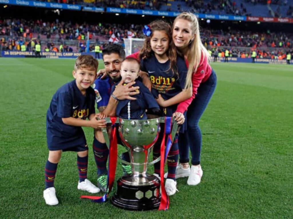 Luis Suarez with his wife Sofia and Kids