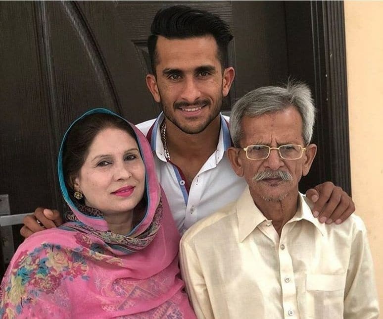 Cricket Hasan Ali Click With His Parents