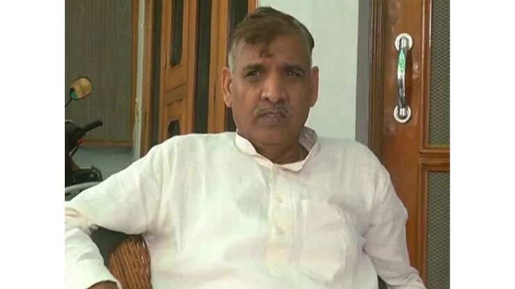 Bhuvneshwar Kumar Father