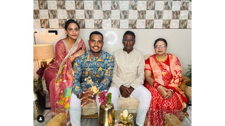 Yash Dayal Family